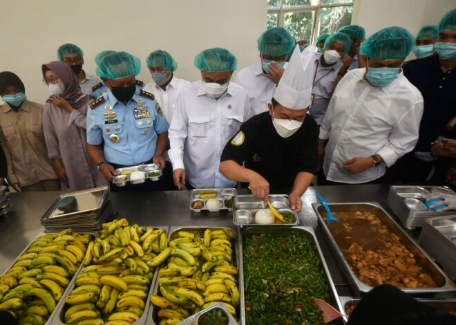 Masalah Baru Makan Bergizi Gratis: Sampah Kemasan dan Limbah Makanan