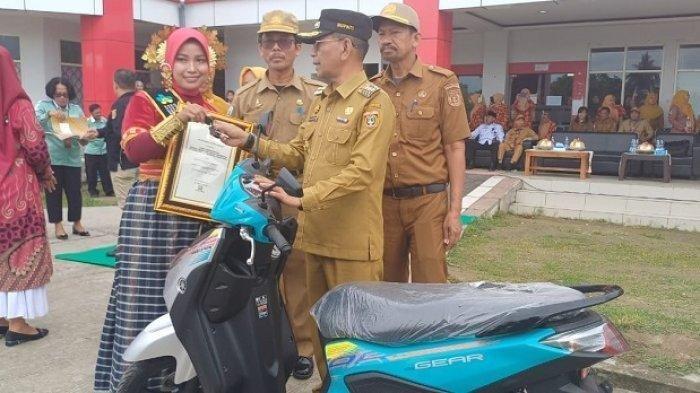 Hadiah Sepeda Motor Sempat Ditarik, Bidan Teladan di Polman Sulbar Dijanjikan 2 Motor dari Pemkab