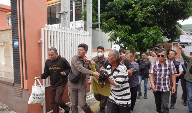 Ibu Agus Difabel Pingsan di Sidang Perdana Anaknya, Kepala Terbentur Lantai