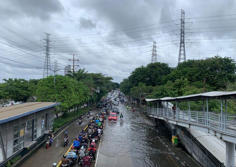 Jl Daan Mogot Jakarta Barat Banjir! Lalu Lintas Macet