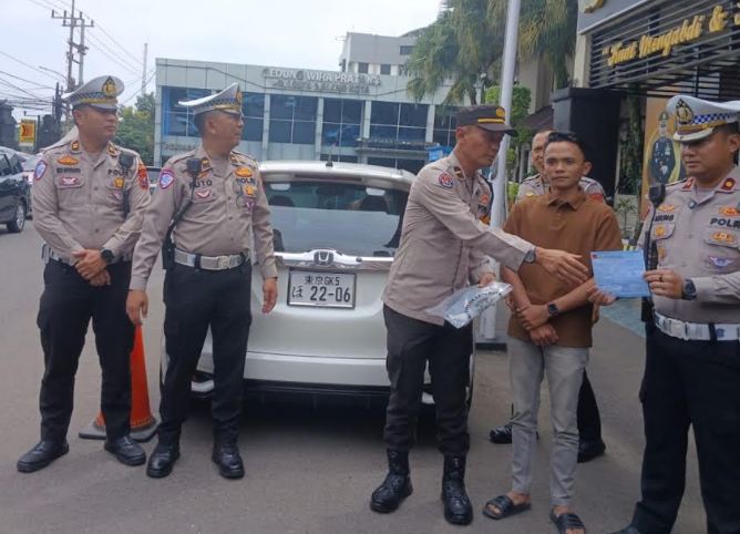 Viral Mobil Pakai Nomor Plat Nomor Jepang, Polisi Sampai Turun Tangan